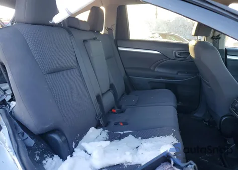 2017 Toyota Highlander Le z USA, uszkodzony, nr VIN 5TDZARFH8HS026053